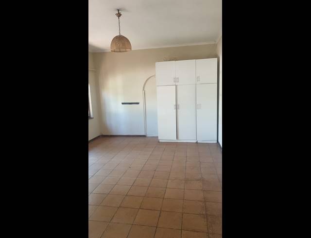 1 bed property to rent in SAVOY ESTATE